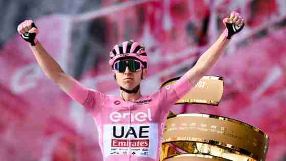 Tadej Pogačar vittoria segna la quarta tappa vinta da Tadej Pogačar in questo Giro d'Italia